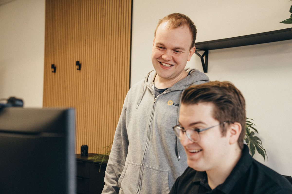 Wie wir bei validdata mit Telefonagenten experimentieren